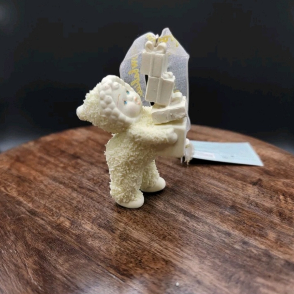 Department 56 Snowbabies Peace Collection "Lots of Gifts" Christmas ornament